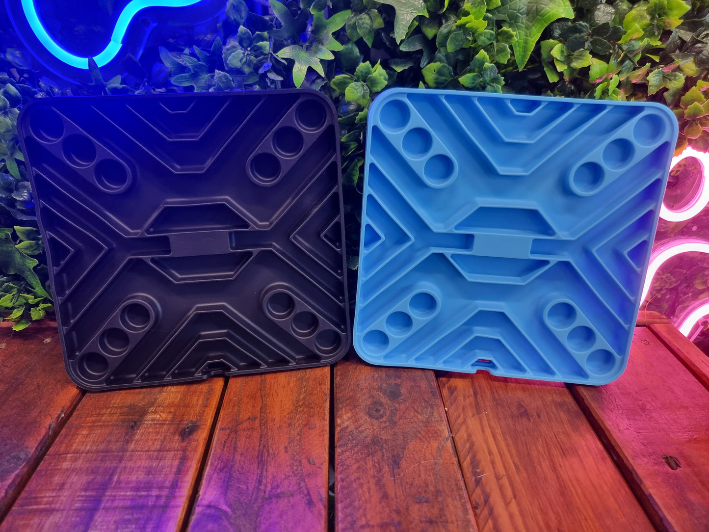 Gears Lick Mat